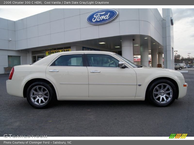 Cool Vanilla / Dark Slate Gray/Light Graystone 2006 Chrysler 300 C HEMI
