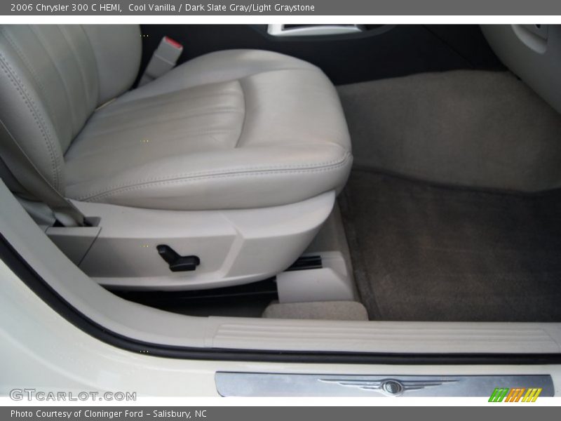 Cool Vanilla / Dark Slate Gray/Light Graystone 2006 Chrysler 300 C HEMI