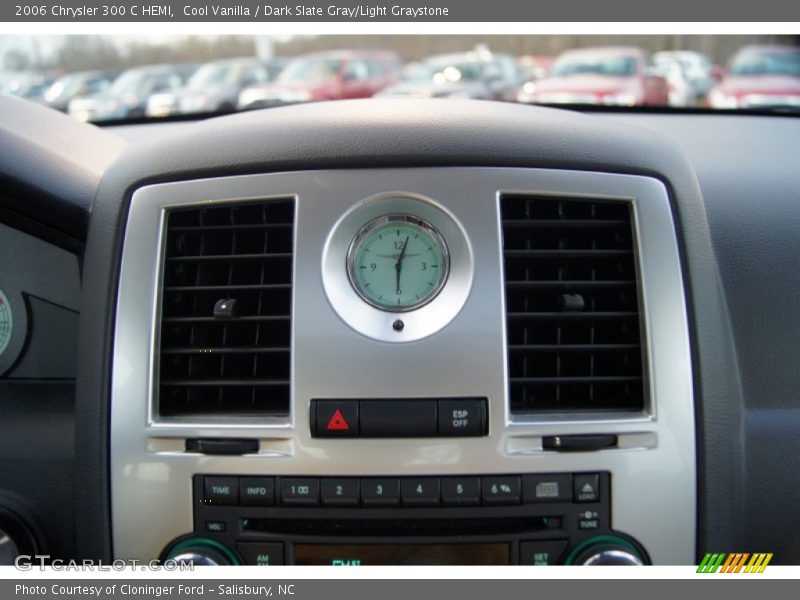 Cool Vanilla / Dark Slate Gray/Light Graystone 2006 Chrysler 300 C HEMI