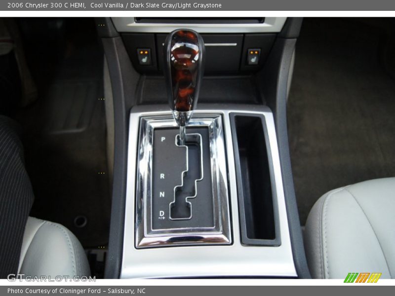Cool Vanilla / Dark Slate Gray/Light Graystone 2006 Chrysler 300 C HEMI