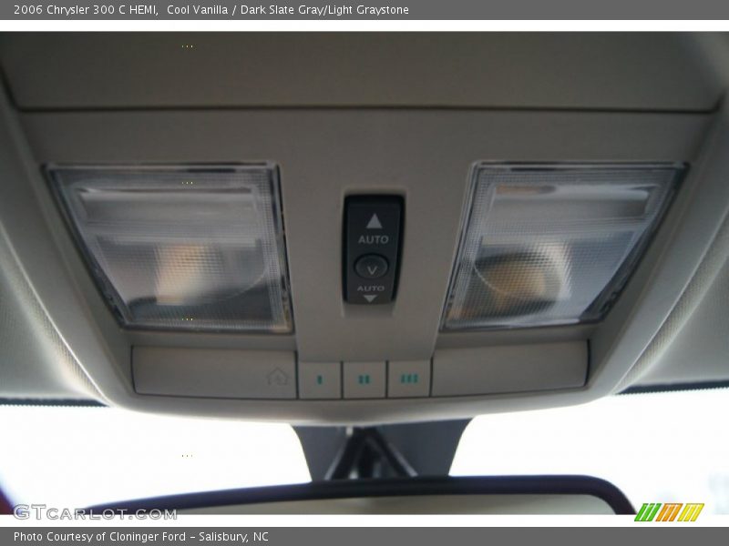Cool Vanilla / Dark Slate Gray/Light Graystone 2006 Chrysler 300 C HEMI