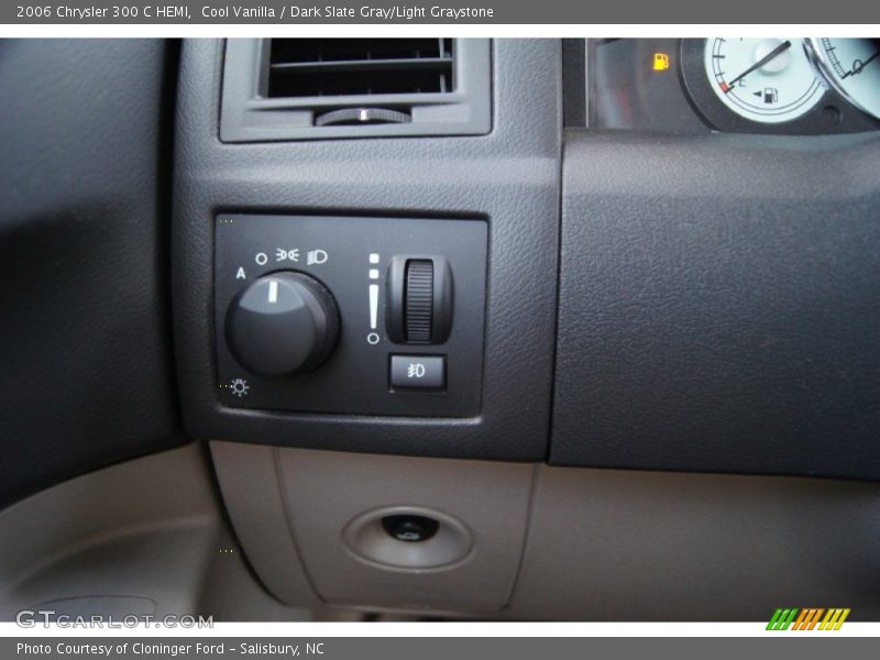 Cool Vanilla / Dark Slate Gray/Light Graystone 2006 Chrysler 300 C HEMI
