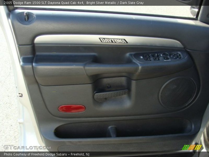Bright Silver Metallic / Dark Slate Gray 2005 Dodge Ram 1500 SLT Daytona Quad Cab 4x4