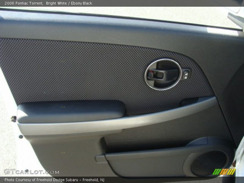 Bright White / Ebony Black 2006 Pontiac Torrent