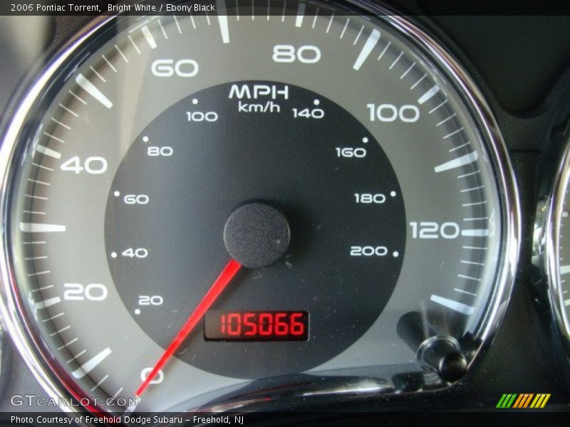 Bright White / Ebony Black 2006 Pontiac Torrent