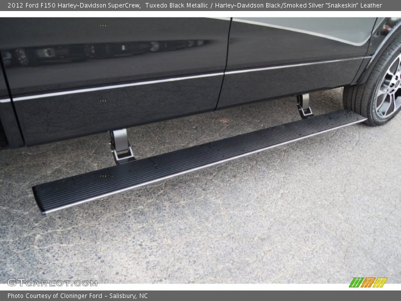 Power running boards - 2012 Ford F150 Harley-Davidson SuperCrew