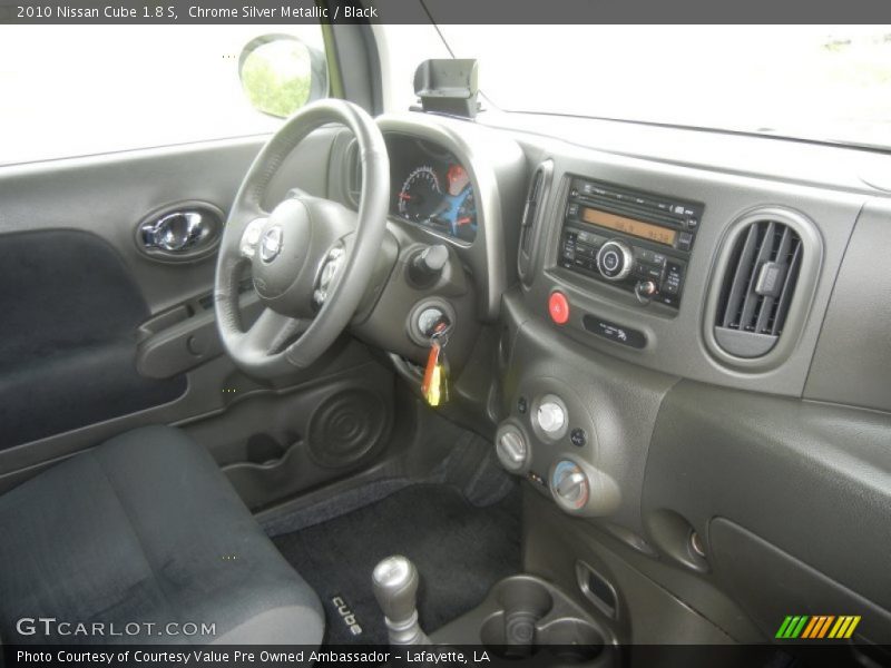 Chrome Silver Metallic / Black 2010 Nissan Cube 1.8 S