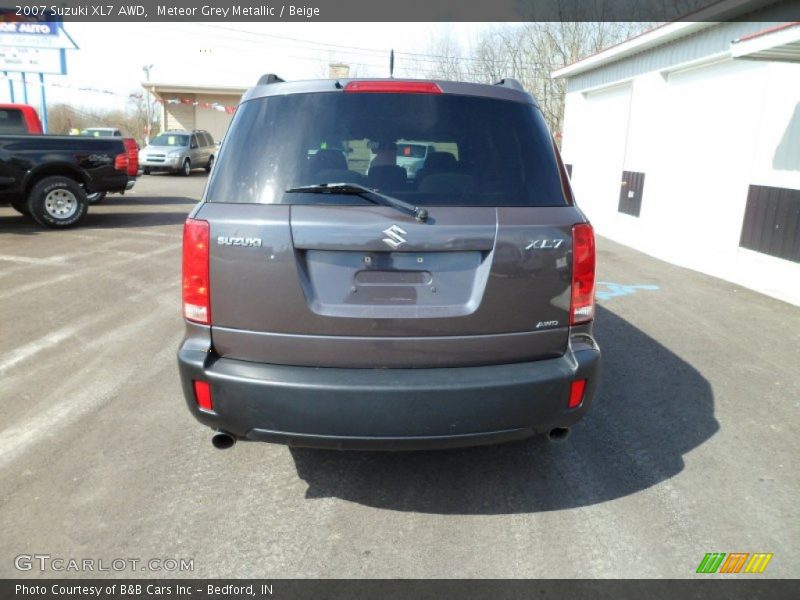 Meteor Grey Metallic / Beige 2007 Suzuki XL7 AWD