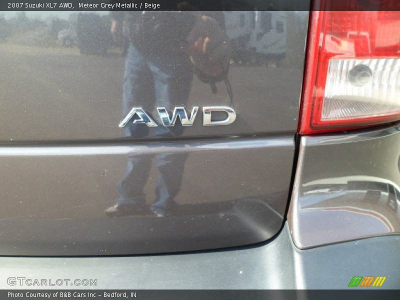 Meteor Grey Metallic / Beige 2007 Suzuki XL7 AWD