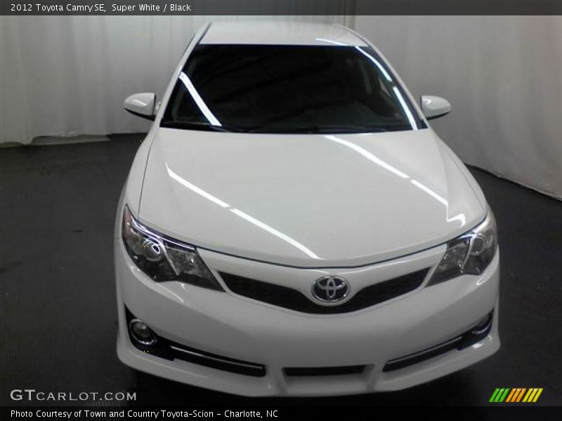 Super White / Black 2012 Toyota Camry SE
