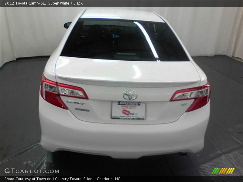 Super White / Black 2012 Toyota Camry SE