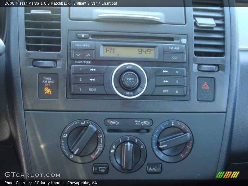 Brilliant Silver / Charcoal 2008 Nissan Versa 1.8 S Hatchback
