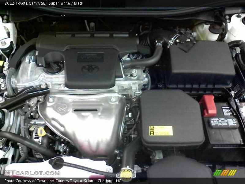 Super White / Black 2012 Toyota Camry SE