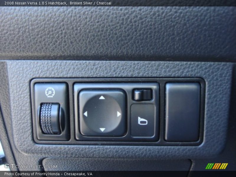Brilliant Silver / Charcoal 2008 Nissan Versa 1.8 S Hatchback