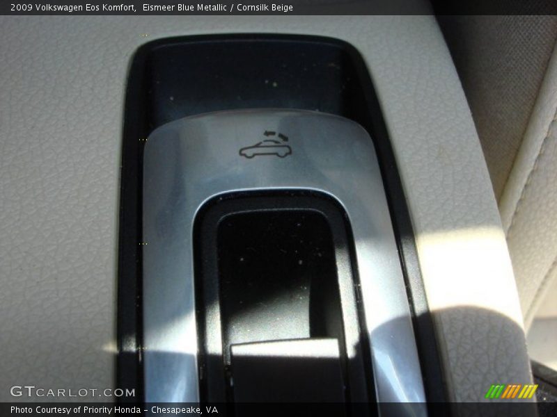 Eismeer Blue Metallic / Cornsilk Beige 2009 Volkswagen Eos Komfort