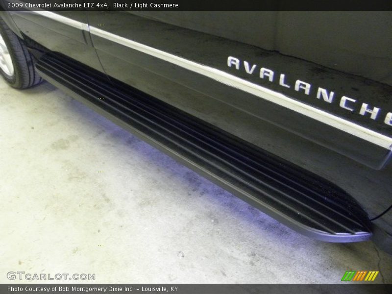 Black / Light Cashmere 2009 Chevrolet Avalanche LTZ 4x4