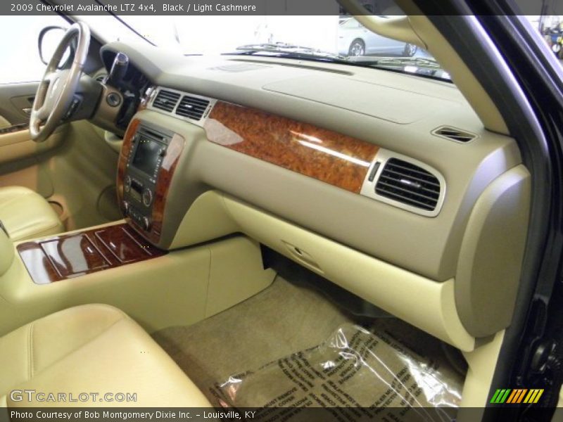 Black / Light Cashmere 2009 Chevrolet Avalanche LTZ 4x4