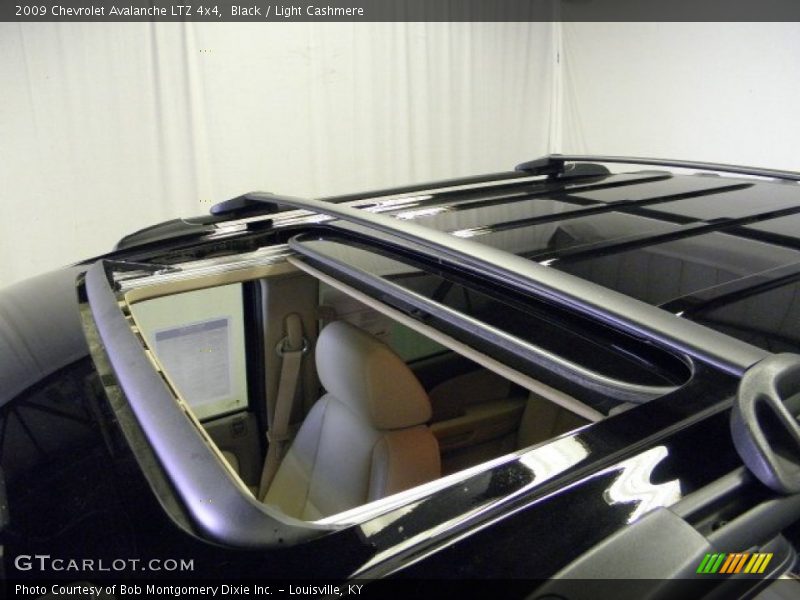 Black / Light Cashmere 2009 Chevrolet Avalanche LTZ 4x4