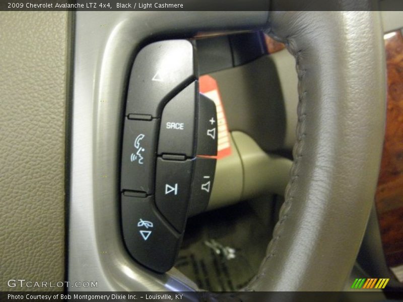 Black / Light Cashmere 2009 Chevrolet Avalanche LTZ 4x4