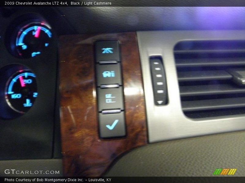 Black / Light Cashmere 2009 Chevrolet Avalanche LTZ 4x4