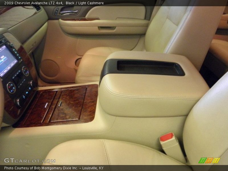 Black / Light Cashmere 2009 Chevrolet Avalanche LTZ 4x4