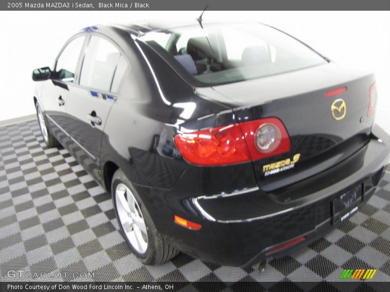 Black Mica / Black 2005 Mazda MAZDA3 i Sedan