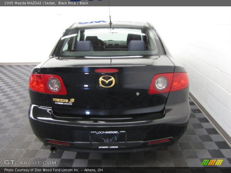 Black Mica / Black 2005 Mazda MAZDA3 i Sedan