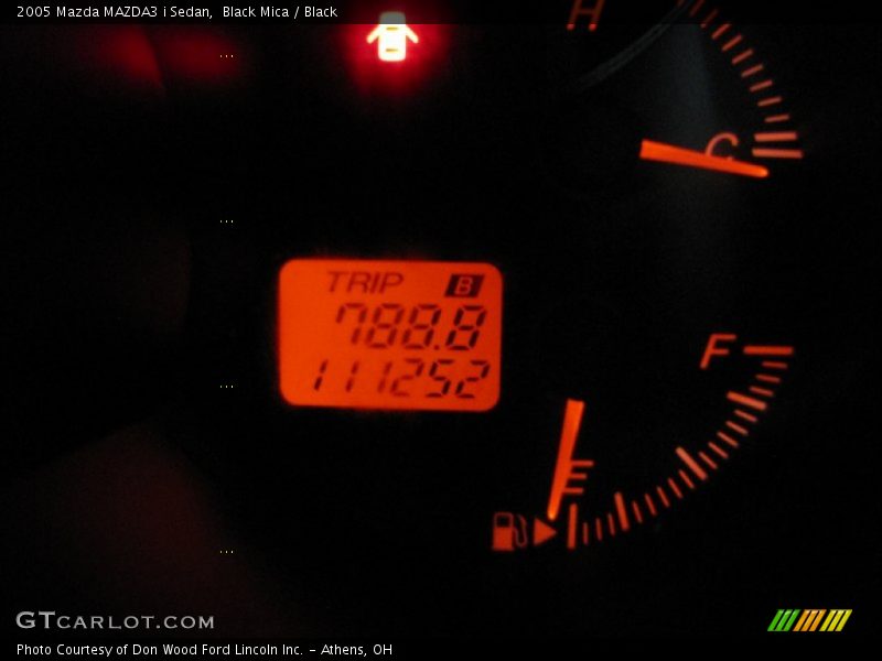Black Mica / Black 2005 Mazda MAZDA3 i Sedan