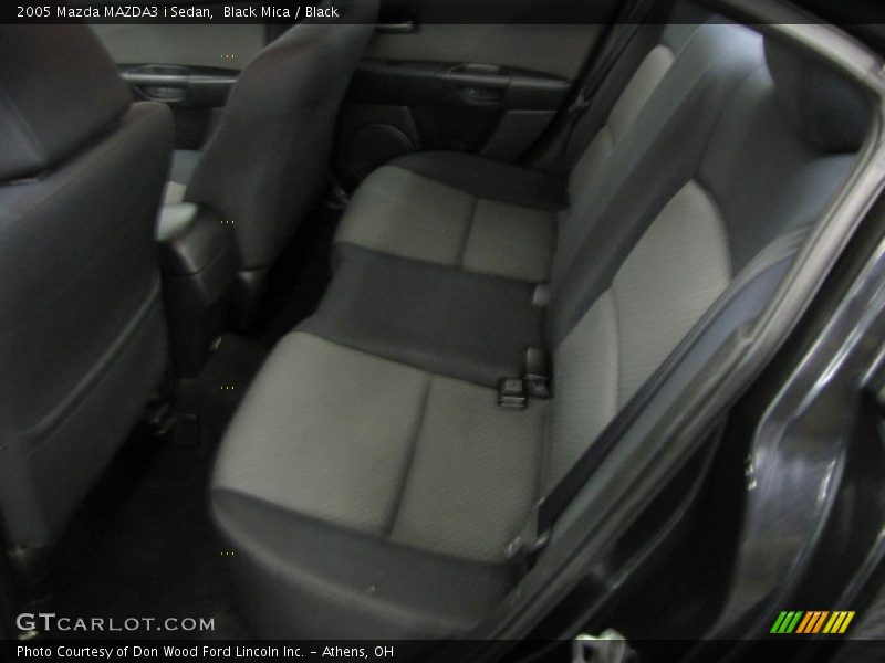 Black Mica / Black 2005 Mazda MAZDA3 i Sedan