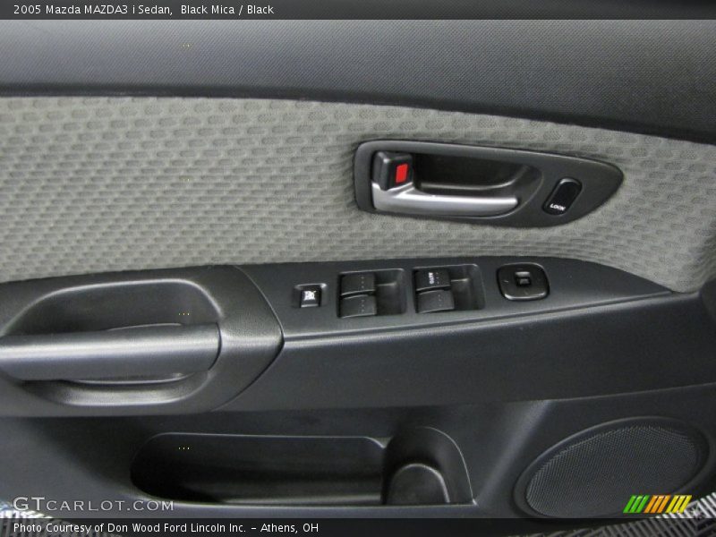 Black Mica / Black 2005 Mazda MAZDA3 i Sedan