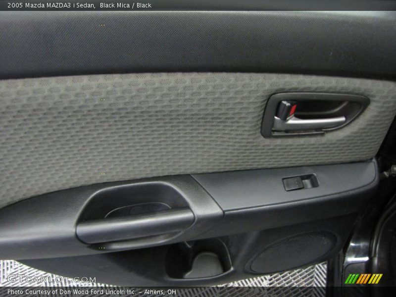 Black Mica / Black 2005 Mazda MAZDA3 i Sedan