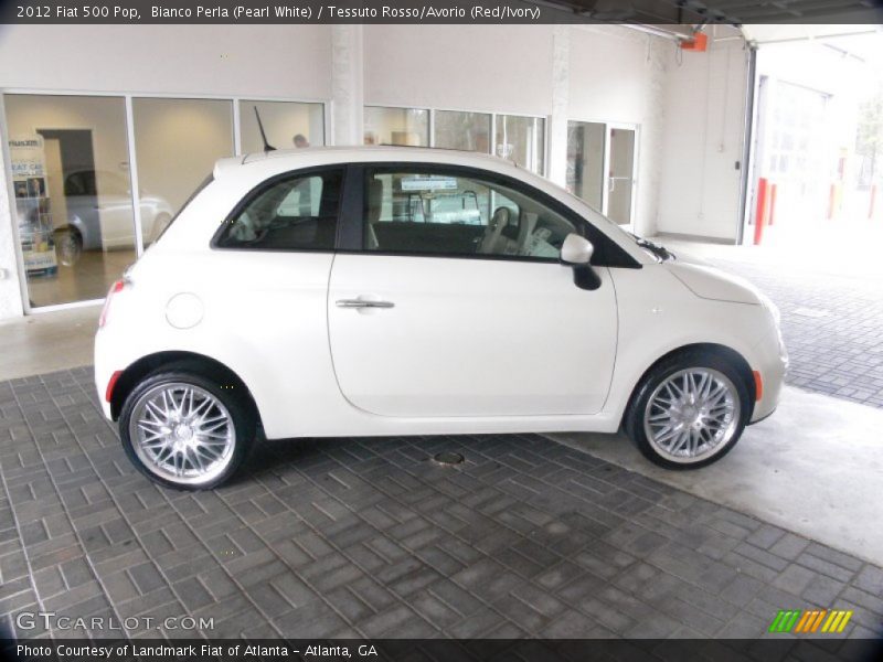 Bianco Perla (Pearl White) / Tessuto Rosso/Avorio (Red/Ivory) 2012 Fiat 500 Pop