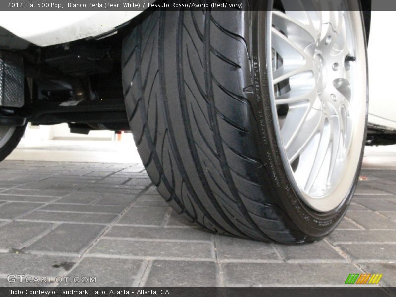 Bianco Perla (Pearl White) / Tessuto Rosso/Avorio (Red/Ivory) 2012 Fiat 500 Pop
