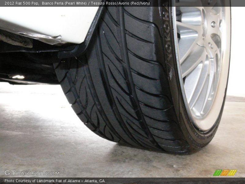 Bianco Perla (Pearl White) / Tessuto Rosso/Avorio (Red/Ivory) 2012 Fiat 500 Pop