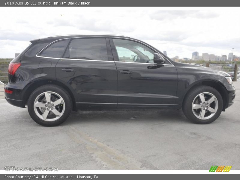 Brilliant Black / Black 2010 Audi Q5 3.2 quattro