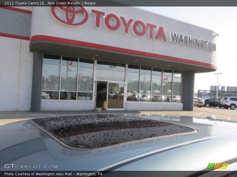 Aloe Green Metallic / Bisque 2011 Toyota Camry LE