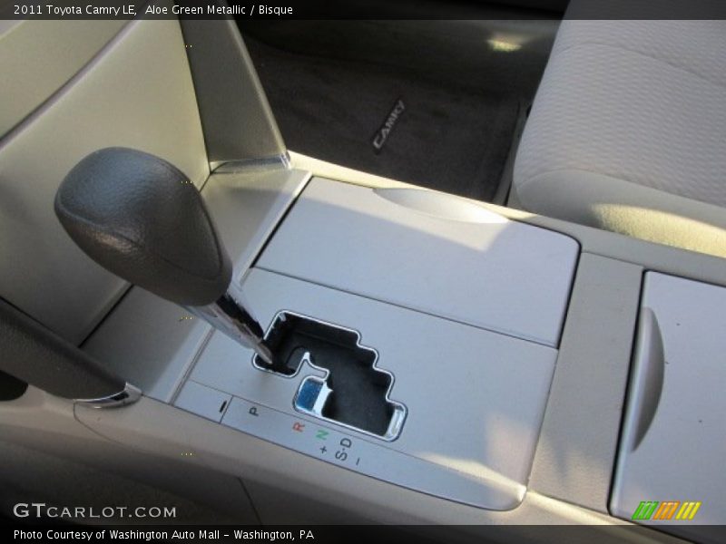 Aloe Green Metallic / Bisque 2011 Toyota Camry LE