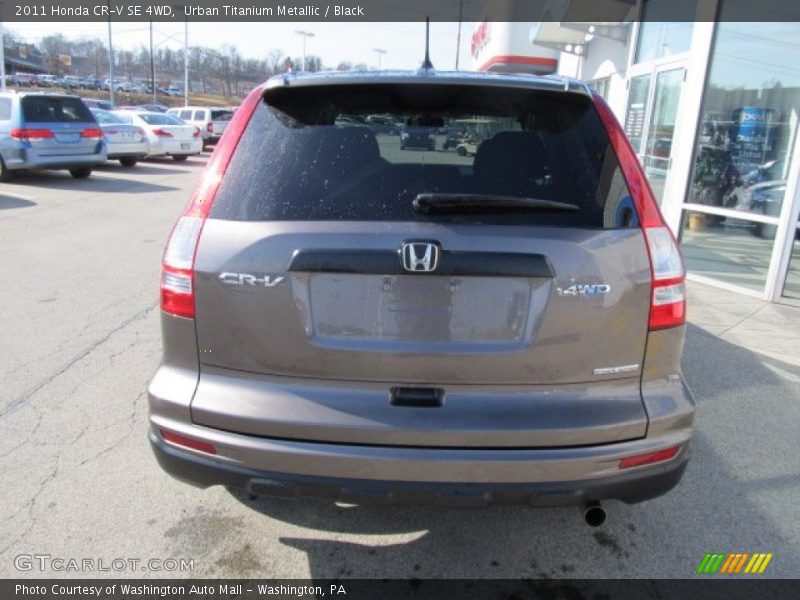 Urban Titanium Metallic / Black 2011 Honda CR-V SE 4WD