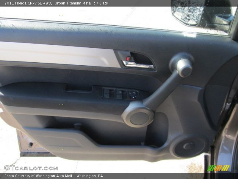 Urban Titanium Metallic / Black 2011 Honda CR-V SE 4WD