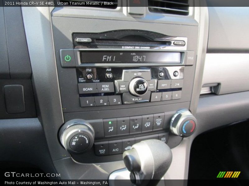 Urban Titanium Metallic / Black 2011 Honda CR-V SE 4WD