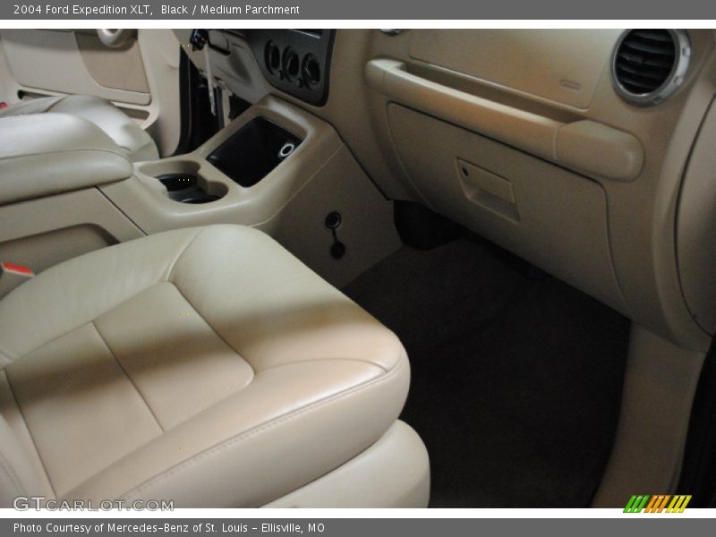 Black / Medium Parchment 2004 Ford Expedition XLT
