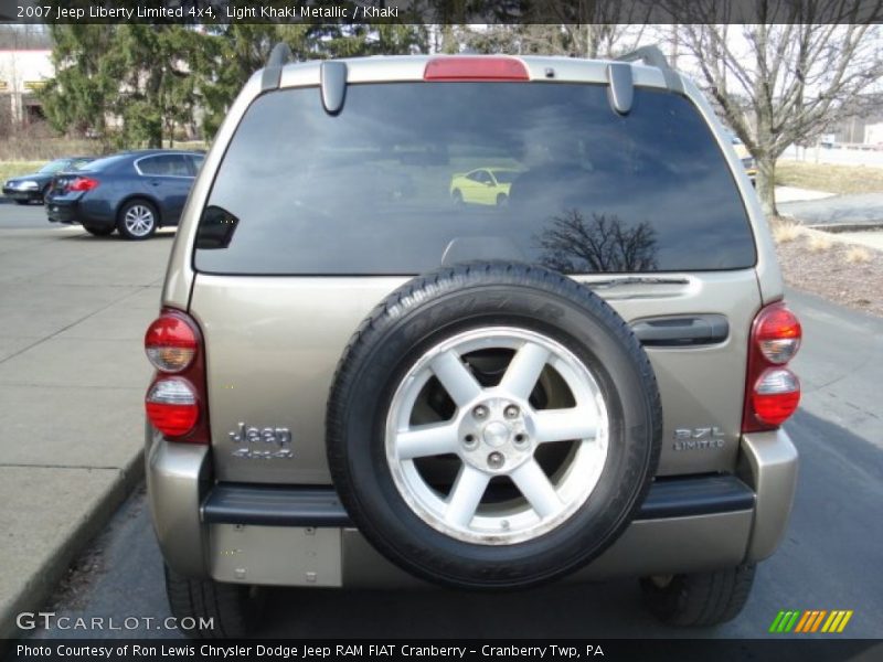 Light Khaki Metallic / Khaki 2007 Jeep Liberty Limited 4x4
