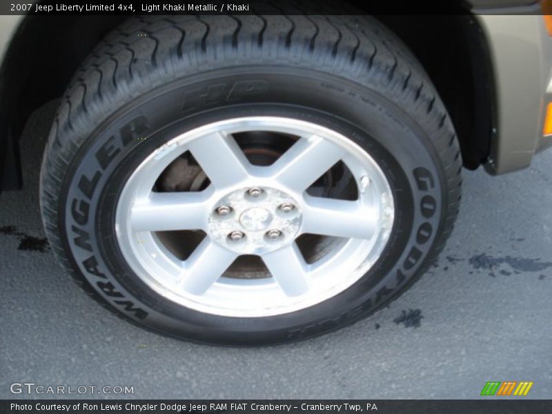Light Khaki Metallic / Khaki 2007 Jeep Liberty Limited 4x4