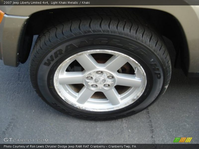 Light Khaki Metallic / Khaki 2007 Jeep Liberty Limited 4x4