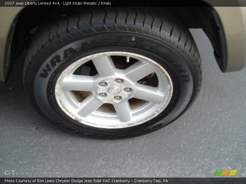 Light Khaki Metallic / Khaki 2007 Jeep Liberty Limited 4x4