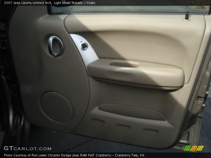 Light Khaki Metallic / Khaki 2007 Jeep Liberty Limited 4x4