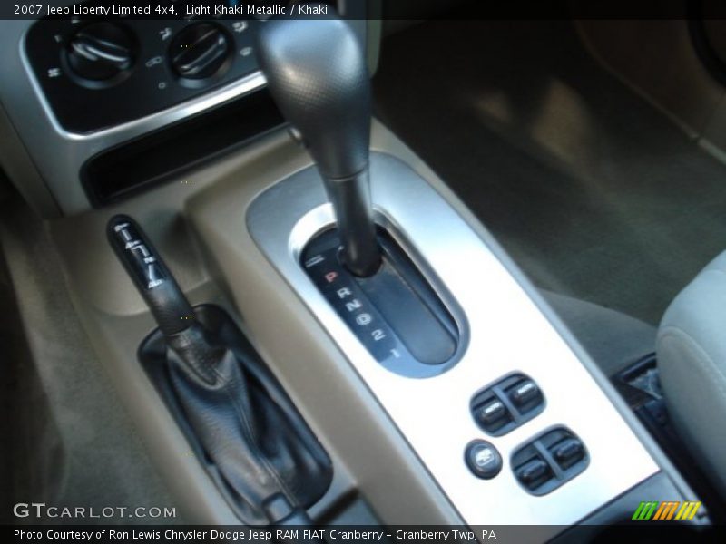 Light Khaki Metallic / Khaki 2007 Jeep Liberty Limited 4x4