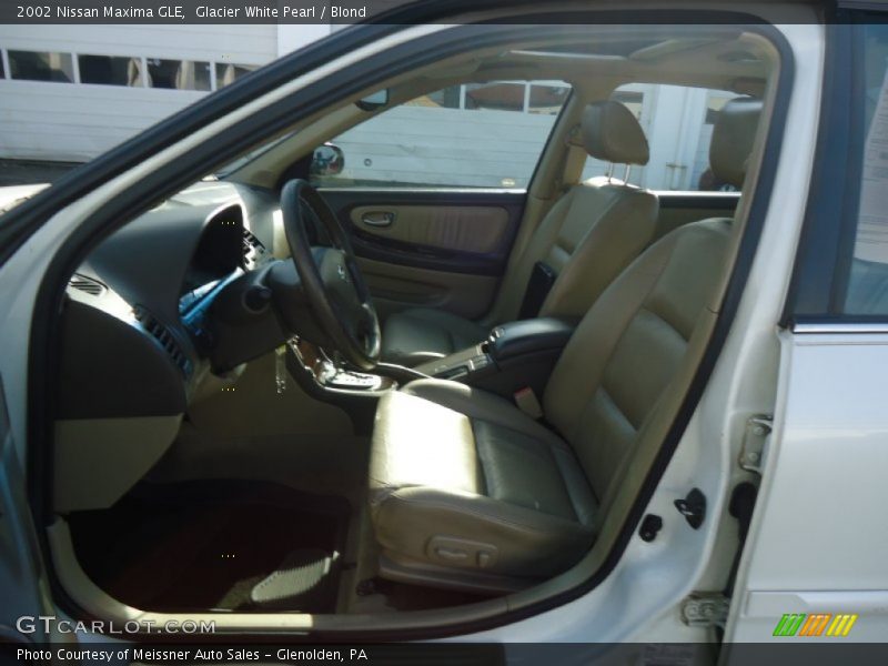 Glacier White Pearl / Blond 2002 Nissan Maxima GLE