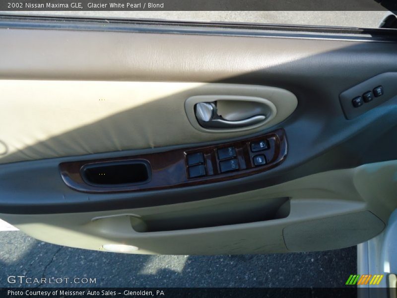 Glacier White Pearl / Blond 2002 Nissan Maxima GLE
