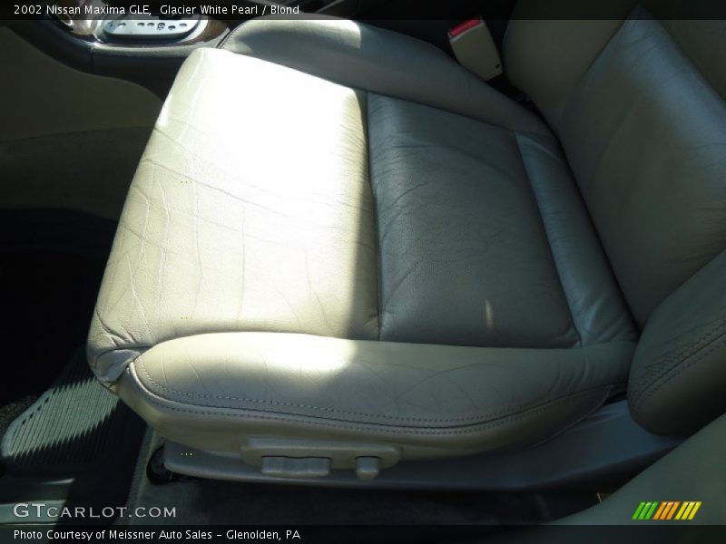 Glacier White Pearl / Blond 2002 Nissan Maxima GLE